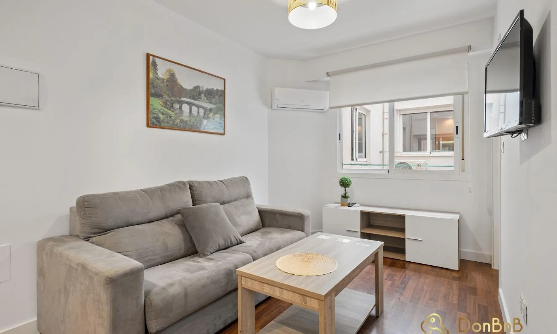 Lovely Apartment In مالقة