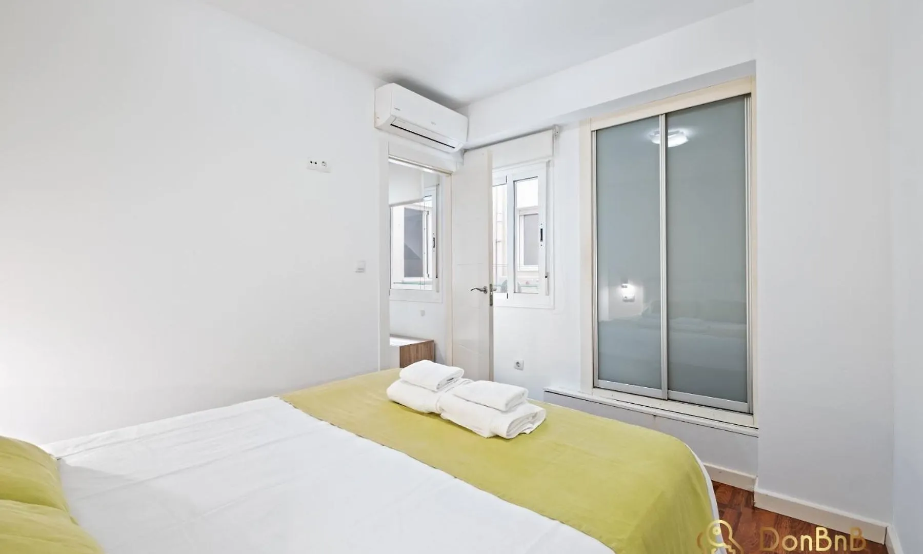 Lovely Apartment In مالقة