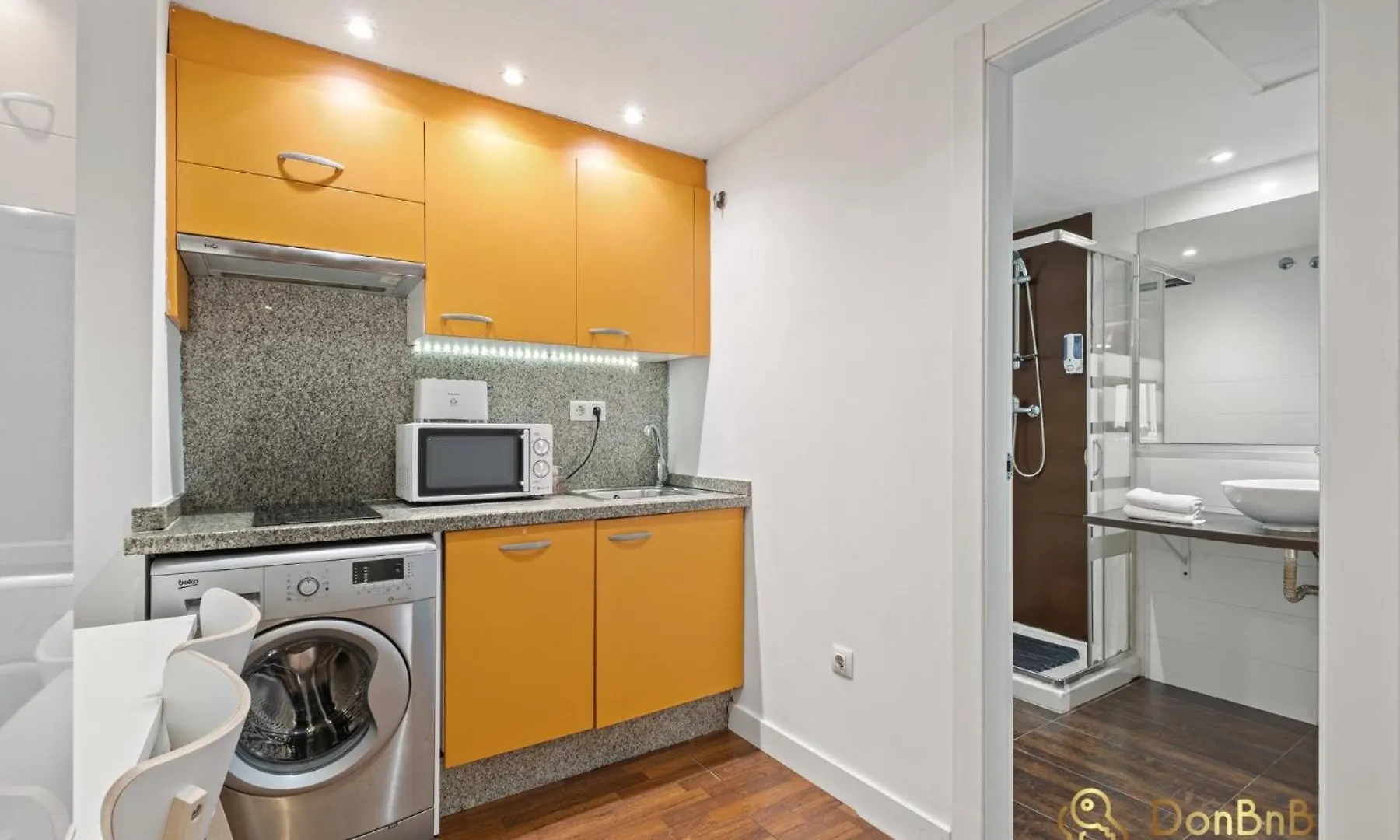 Lovely Apartment In مالقة