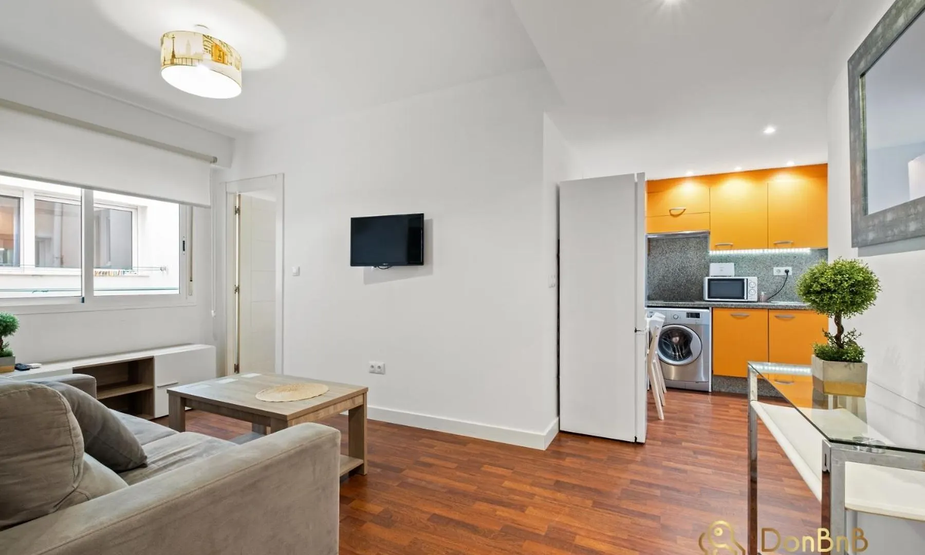 Lovely Apartment In مالقة